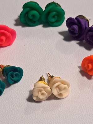 Handmade rose design earring pairs like new, set of 6