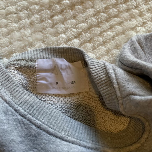 Zara sweatshirt for 9 years old 134cm like new, grey