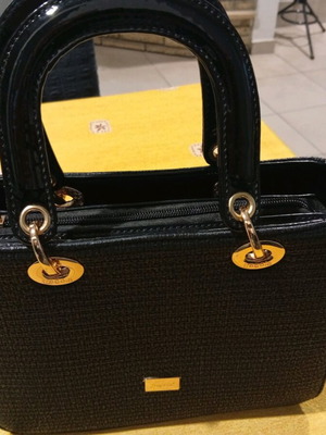 Fragola black handbag like new with patent leather strap