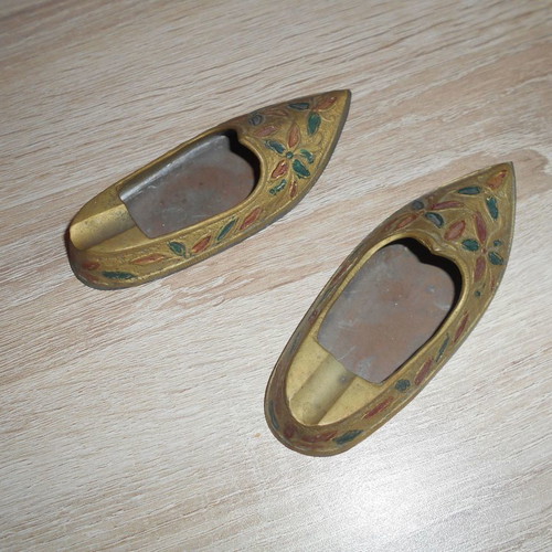 Small bronze Ottoman ashtrays used, traditional shoe shape, 12 cm