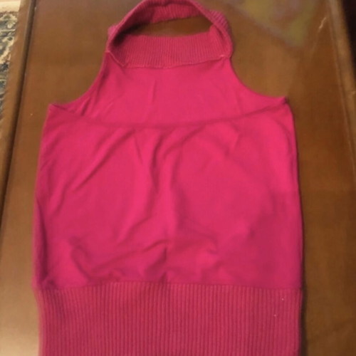 Halterneck top like new, fuchsia knit with open back