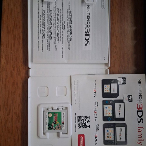 The Legend of Zelda A Link Between Worlds Nintendo 3DS like new