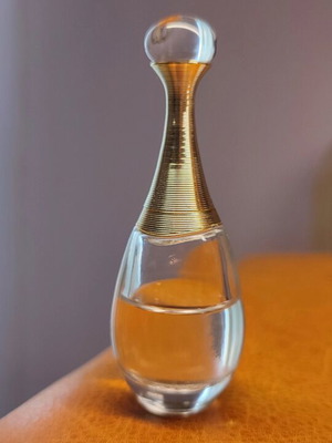 Миниатюрен парфюм J'adore употребяван