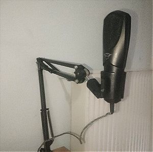 Trust microphone for pc with stand
