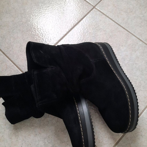 Black leather ankle boots like new, size 37