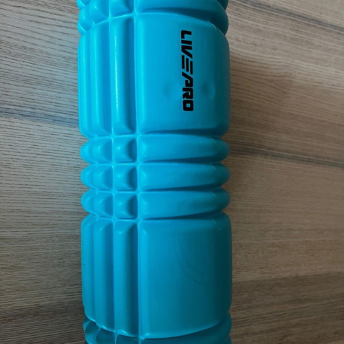 LivePro embossed foam roller like new, blue