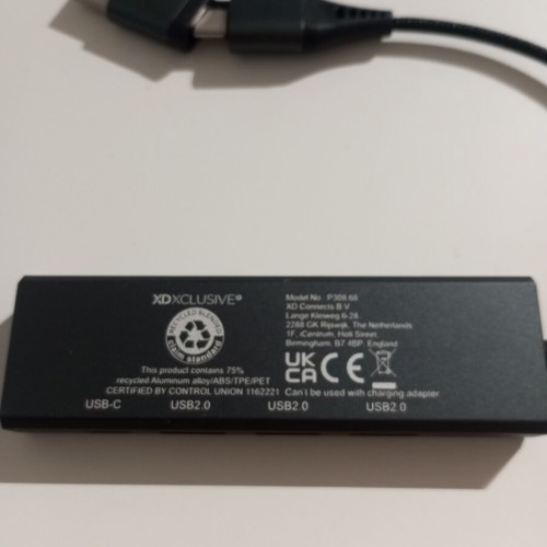 USB hub with 3 USB ports and 1 Type-C fast charge