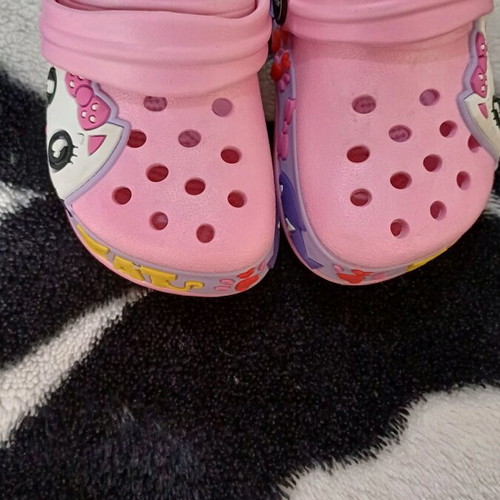 Pantoflakia size 19 like new