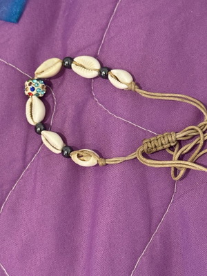 Summer shell bracelet with adjustable macrame cord, new