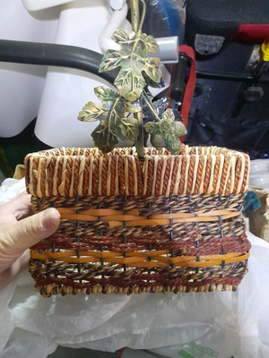 Wicker hanging decorative basket like new for all uses