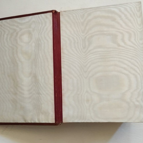 Victorian photo album antique 1870 with 25 historic photographs, like new