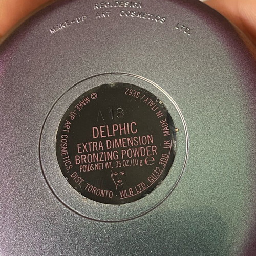 MAC Extra Dimension Bronzing Powder Delphic like new
