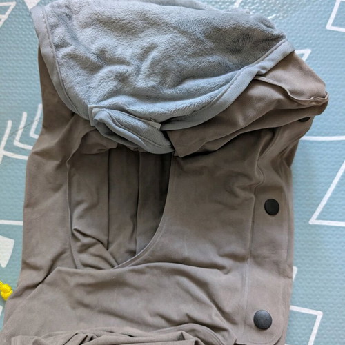 Travel pillow like new, used once