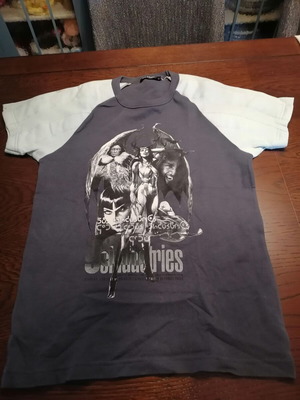 T-shirt like new, size L