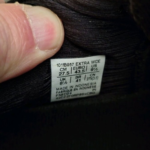 Asics Running 27 Extra Wide like new, size 43.5, black and grey