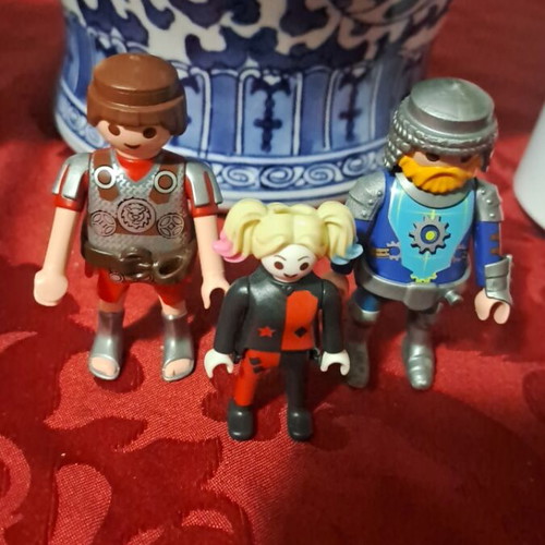Playmobil authentic like new, pack of 3 pieces