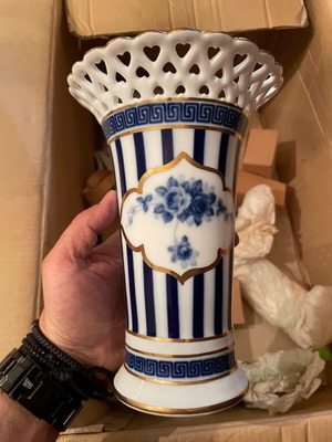 Vintage porcelain vase like new
