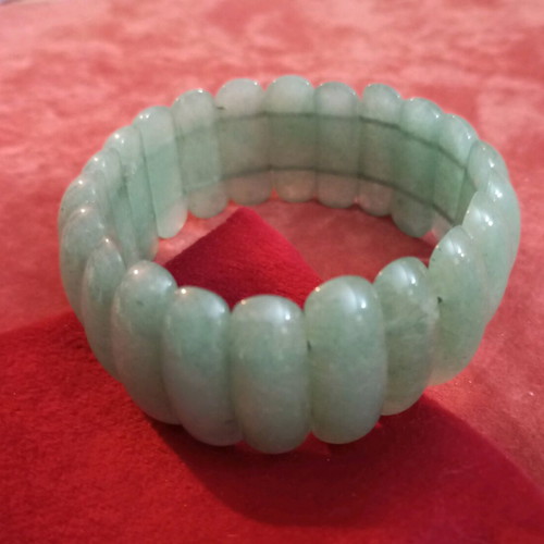 Bracelet with green aventurine semi-precious stone like new, diameter 6.4cm