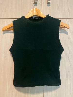 Zara green top like new, size M