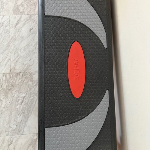 Step aerobic exercise platform