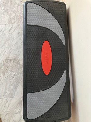 Step aerobic exercise platform