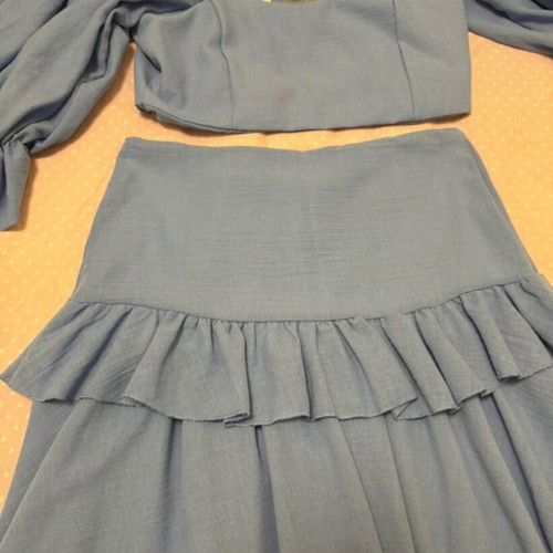 Set mini skirt and crop top turquoise, like new