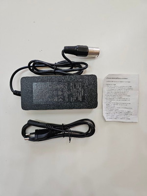 Φορτιστής Abakoo FY-4202000 42V 2A για μπαταρίες ηλεκτρικού ποδηλάτου 36V με 5-καλώδιο XLR
