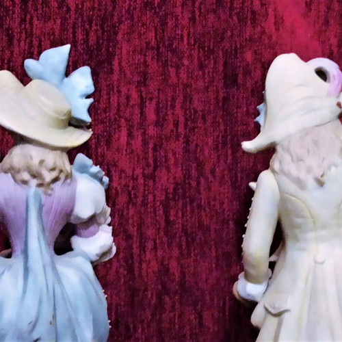 Marquis and Marquise 18th century like new, porcelain with bronze base