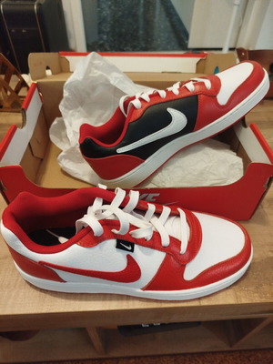 Nike athletic shoes new, size 44.5, red