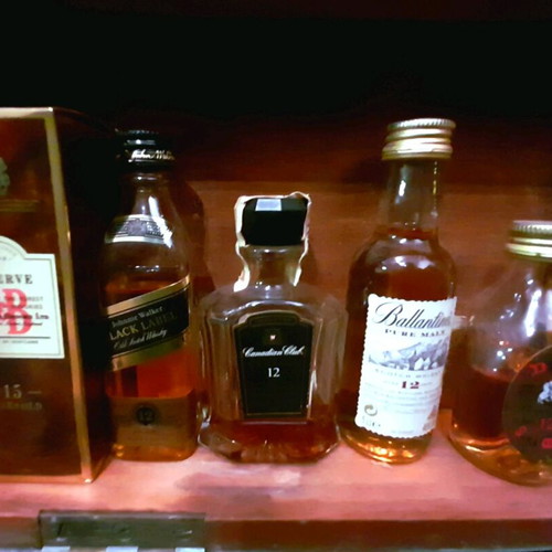 Whisky miniatures collection like new, rare aged 10 to 18 years, set of 10
