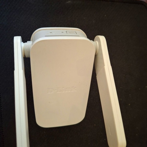 D-Link AC1200 Wi-Fi Range Extender new