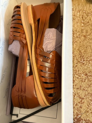 Boohoo Closed Woven Sandals New Size 37 Tan
