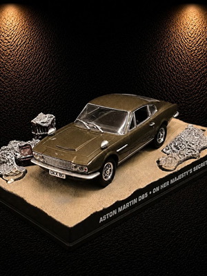 Aston Martin DB5 On Her Majesty’s Secret Service 1:43 die-cast model like new