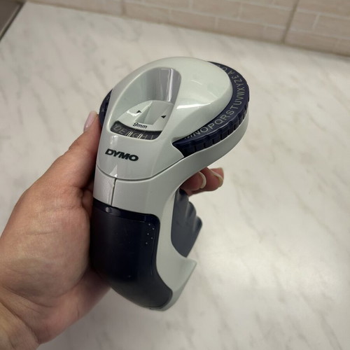 Dymo Omega mechanical handheld label maker like new