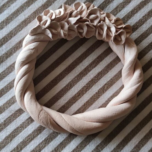 Gypsum handmade wreath with embossed flowers like new