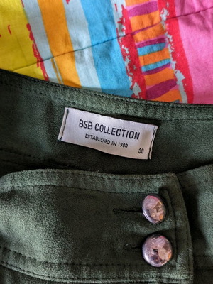 BSB velvet shorts in comfortable fit, size 38