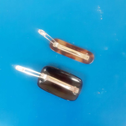 Quite Luxury Hair Clips set of 2, like new, beige and brown