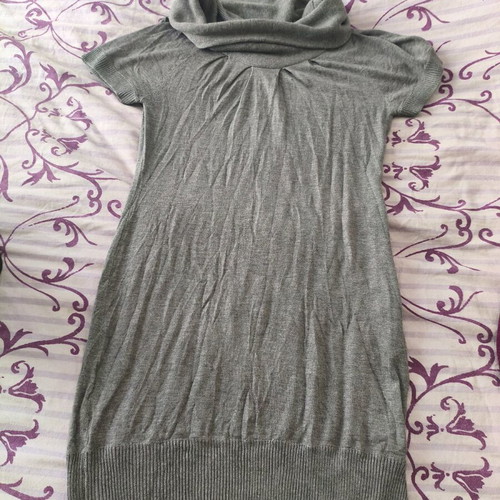 Grey knitted mini dress like new with short sleeve and unique collar
