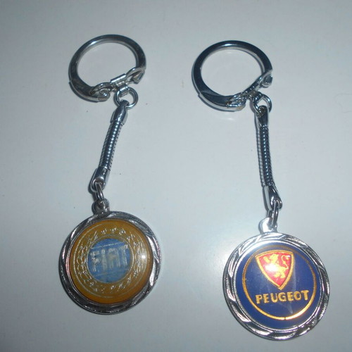 Car keychains used, pack of 8, Ferrari, Chevrolet, Krayper, Peugeot, Ford, Fave, Mercedes, Fiat
