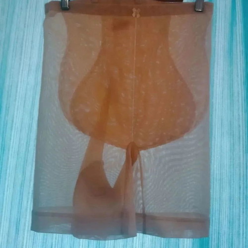 XXL Maternity Corset like new, beige, mid body support with leg Design Veronique