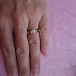 Elastic ring with decorative beads