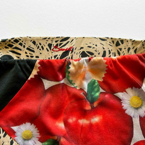 Smash set with red apples and daisies medium used