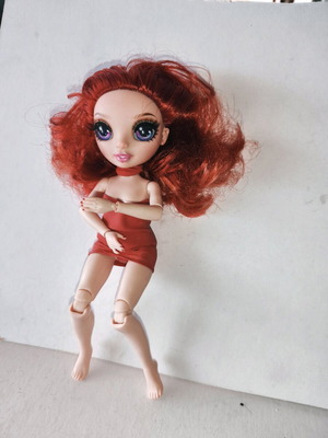 Rainbow High Jr Ruby doll used, 23 cm height