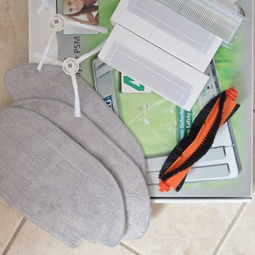 Xiaomi Robot Vacuum S10 like new, robot vacuum with mopping and Wi-Fi white
