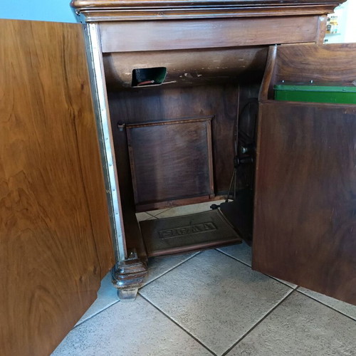 Sigma sewing machine used with wooden cabinet and bar door