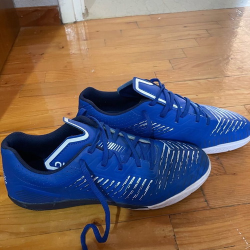 Athletic shoes like new, size 42, blue