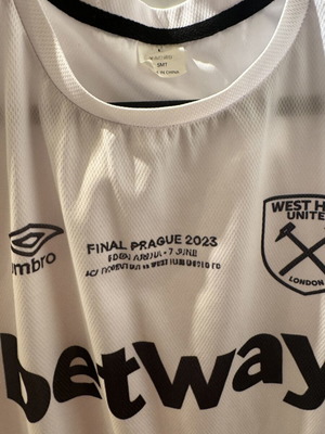 West Ham Final Prague football jersey