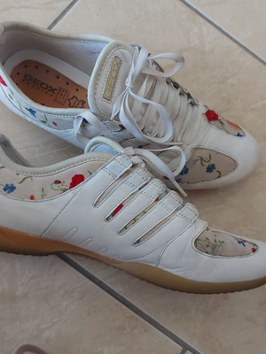 Geox women's sneakers size 39 used, white