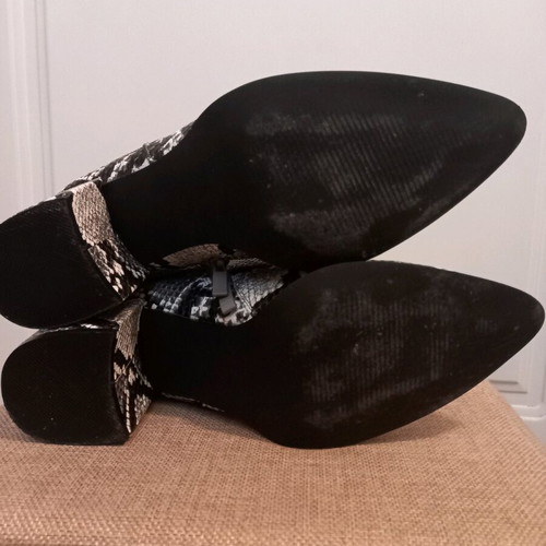 Arte Piedi ankle boots like new, size 39, black and white