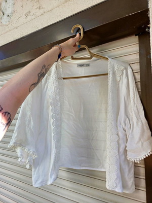 Lightweight summer white kimono, like new, 100% viscose, size L